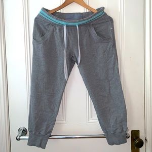 Lulu crop sweats